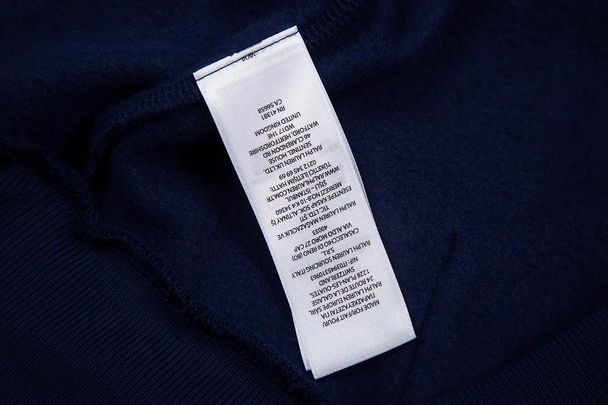 P280 White background picture [Hot new product] Style number: 25119# Color: Navy blue/off-white Size: S to XL - Ralph Lauren/Ralph Lauren 2025FW new autumn and winter Big Pony 20th anniversary badge embroidered open-chest deconstructed hooded fleece sweatshirt - 100% restoration 380g 100% pure cotton heavy-grain cloud velvet ✅ - Deconstruction restoration Correct version Three-layer hidden partial tube placket ✅ - Reactive fixed-dye D65 raw cotton double herringbone belt with wide and narrow divisions ✅ - Rejection of overlays, single-color single version, precision embroidery ✅ - RL/25 autumn and winter new product 20 commemorative badge embroidered mascot sweatshirt, deconstructed half-open chest, different from the regular classic version, high-end and outstanding, built-in contrasting reactive dyed D65 raw cotton double herringbone belt, cloud-like heavy fleece bottom with autumn and winter attributes, really comfortable, cloud-like comfort, loose fit Available in two colors, can be made as a couple model, highly recommended
